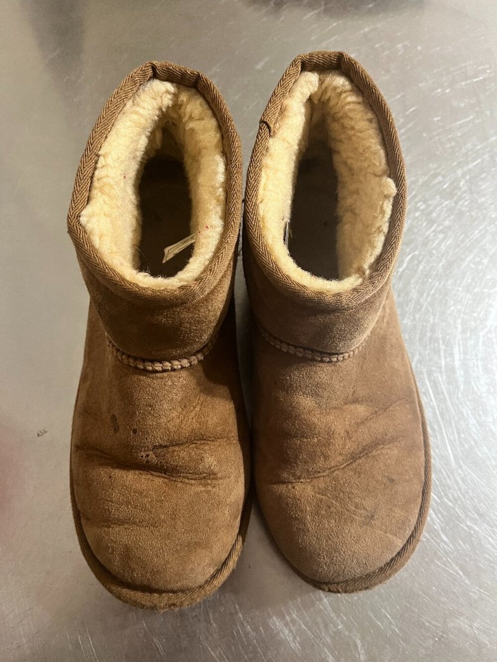 UGG Chesnut Classic Mini Boots Size 4
